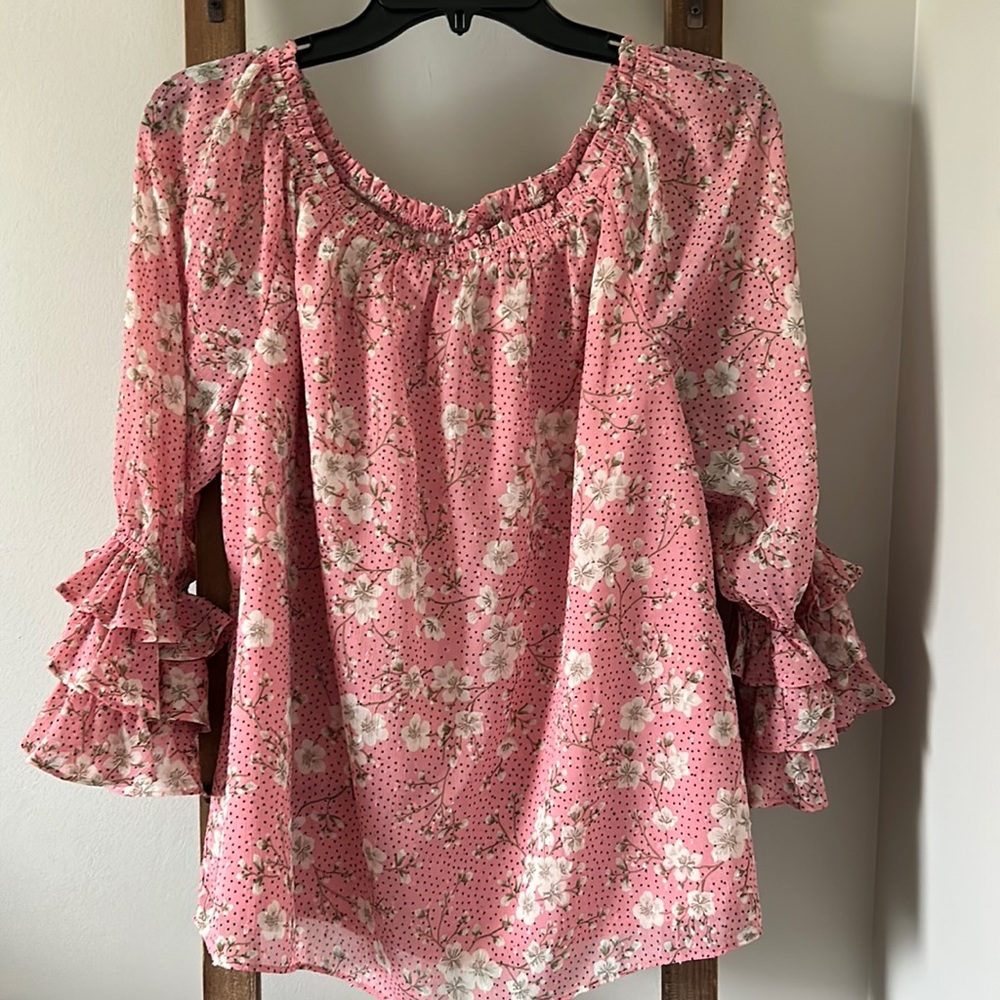 Pink floral dot ruffle sleeve top. Off the shoulders or wear normally. Size M